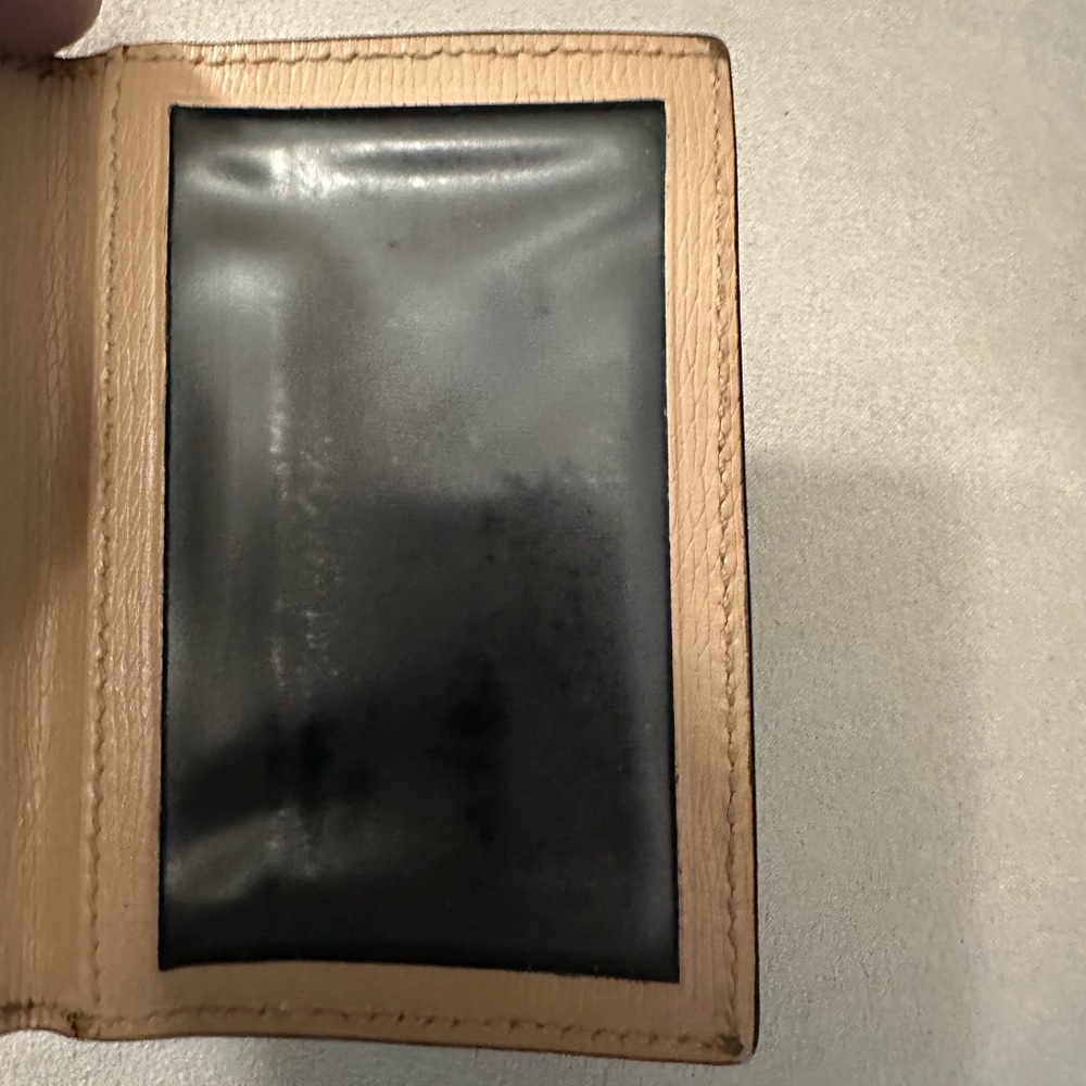 Gucci Floral Card Holder - Picture 6 of 6
